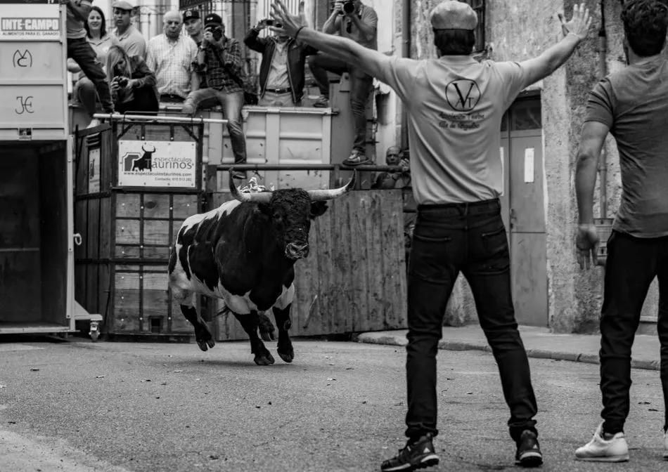 Título Recibiendo a Onubense. Autor Juan Francisco Martin