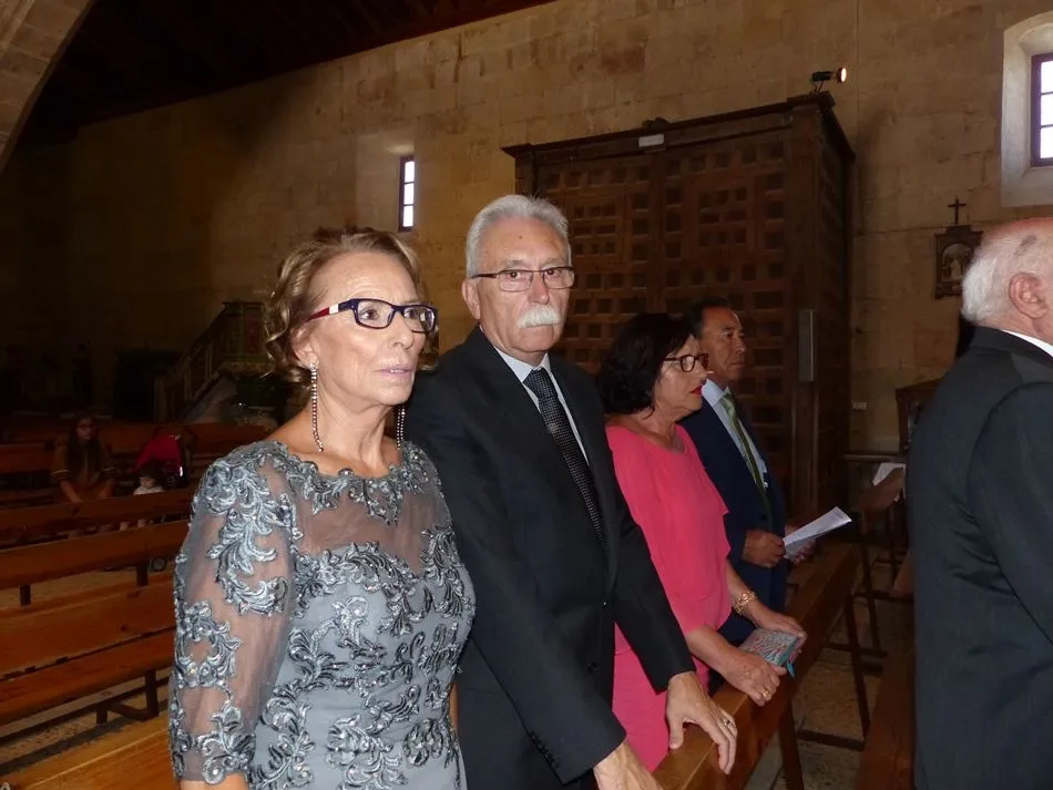Foto 11 - Pen&eacute;lope y Jos&eacute; se dan el &lsquo;s&iacute; quiero&rsquo; en la iglesia de San Pedro