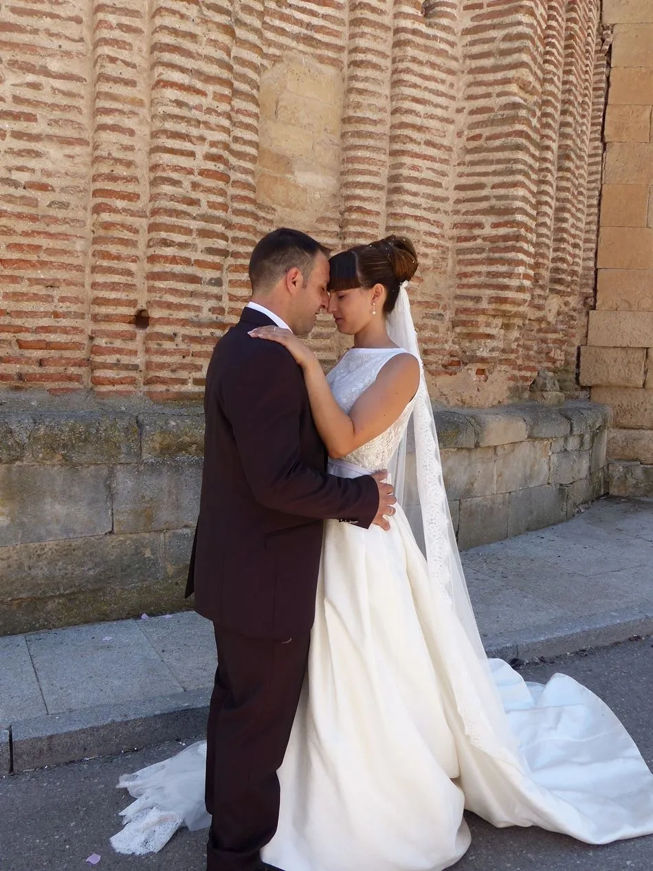 Foto 5 - Pen&eacute;lope y Jos&eacute; se dan el &lsquo;s&iacute; quiero&rsquo; en la iglesia de San Pedro