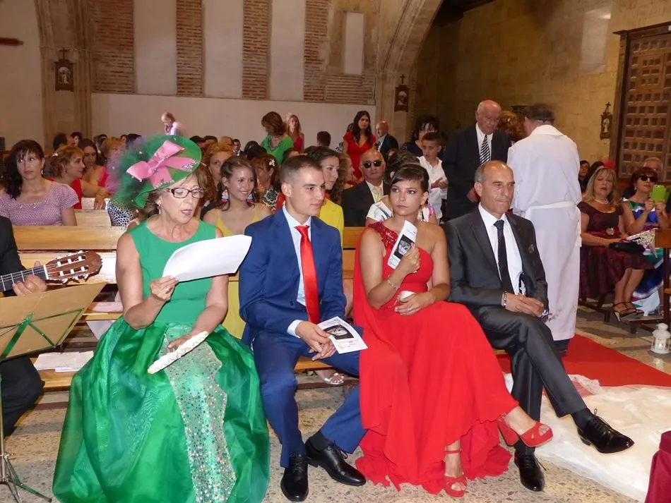 Foto 3 - Pen&eacute;lope y Jos&eacute; se dan el &lsquo;s&iacute; quiero&rsquo; en la iglesia de San Pedro