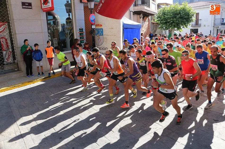 Cerca de 120 corredores partieron de la Plaza Mayor de Linares de Riofrío