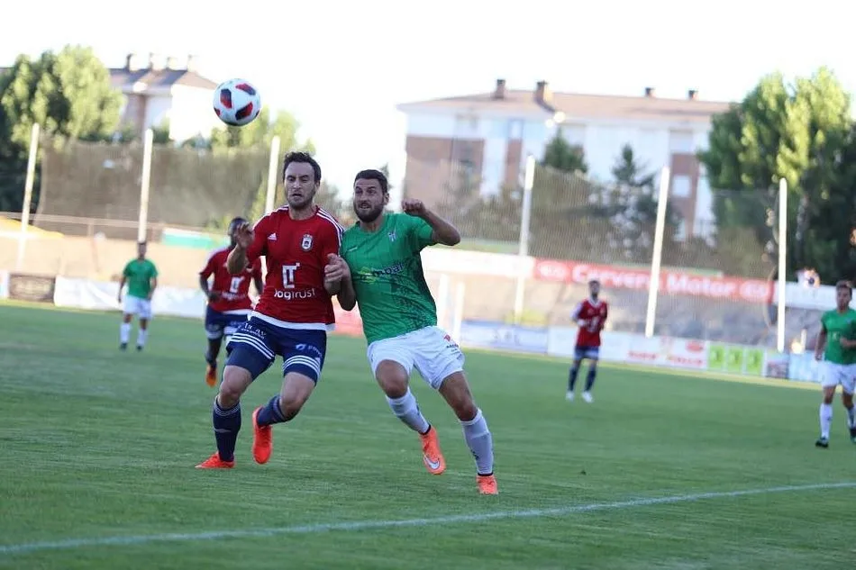 Foto 5 - El Guijuelo se lleva el XXV Trofeo Ciudad de &Aacute;vila&hellip; tras 20 penaltis