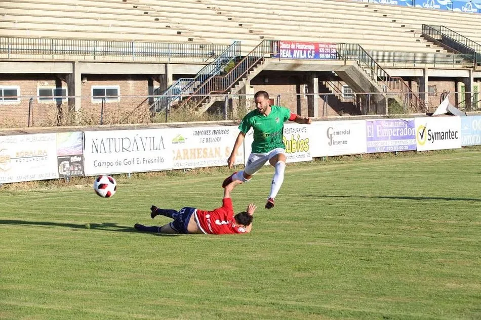Foto 4 - El Guijuelo se lleva el XXV Trofeo Ciudad de &Aacute;vila&hellip; tras 20 penaltis