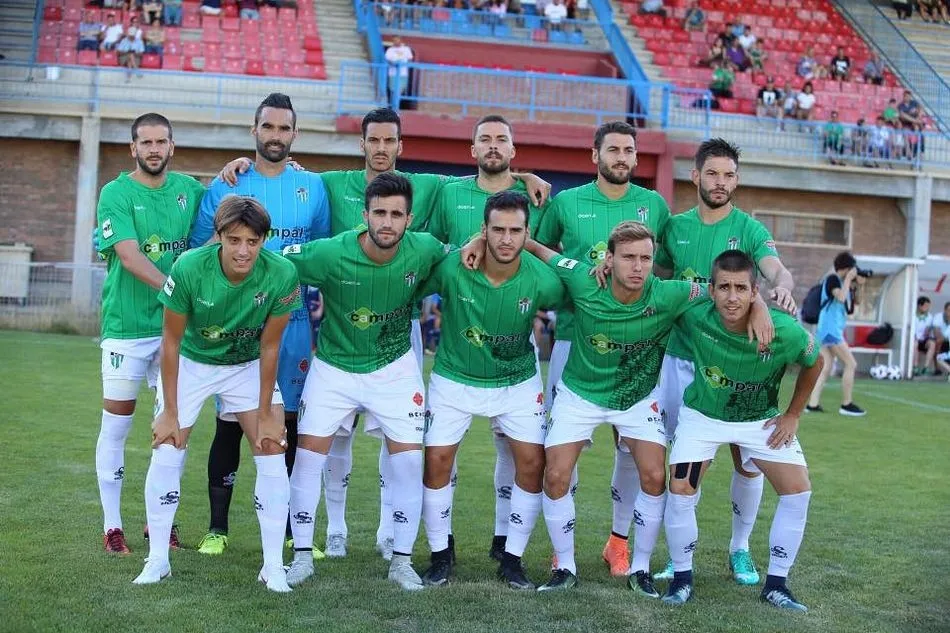 Foto 2 - El Guijuelo se lleva el XXV Trofeo Ciudad de &Aacute;vila&hellip; tras 20 penaltis