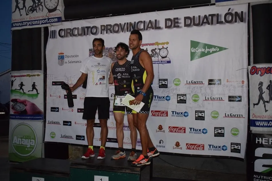 Foto 8 - Sonia S&aacute;nchez y Antonio Cerezo se llevan la victoria en el Duatl&oacute;n de Aldearrodrigo