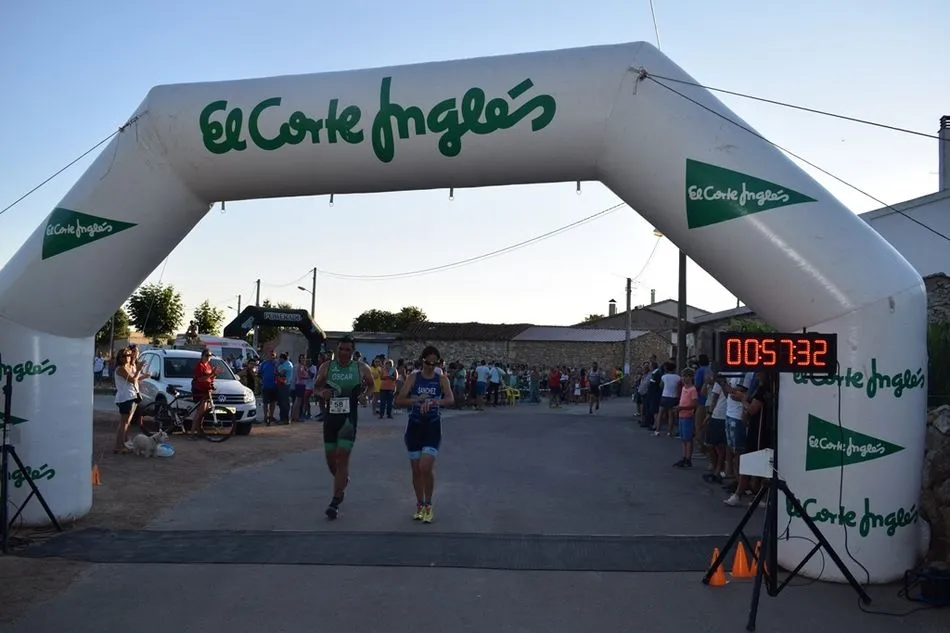 Foto 7 - Sonia S&aacute;nchez y Antonio Cerezo se llevan la victoria en el Duatl&oacute;n de Aldearrodrigo