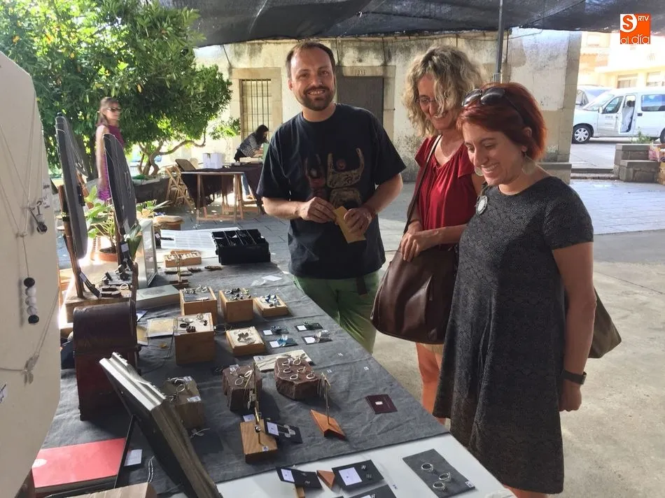 Foto 5 - Artesan&iacute;a y tradici&oacute;n se fusionan en una nueva edici&oacute;n de la Feria Agroalimentaria de Monleras  