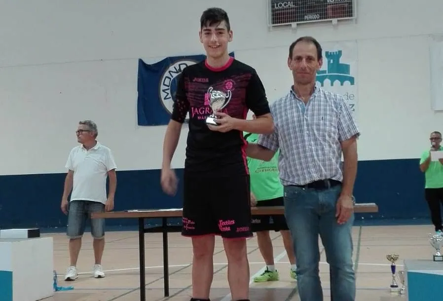 Foto 6 - El III Cadete se proclama campe&oacute;n del Torneo Internacional de Mondariz  