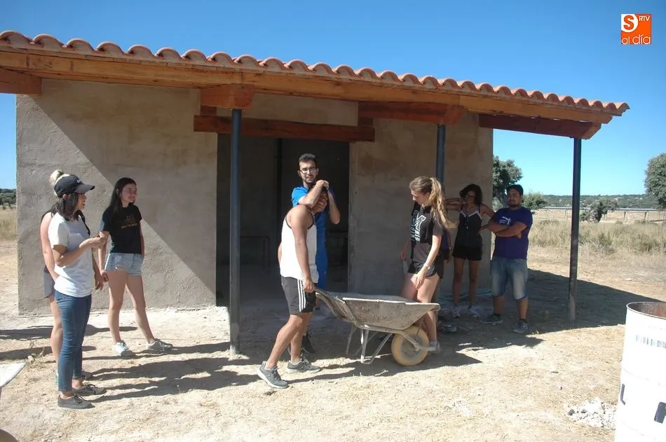 Foto 11 - Eduardo Carazo destaca en Monleras el Campo de Voluntariado promovido por el Ayuntamiento  