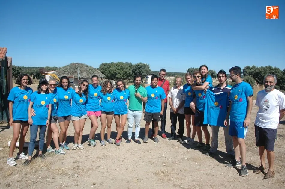 Foto 3 - Eduardo Carazo destaca en Monleras el Campo de Voluntariado promovido por el Ayuntamiento  