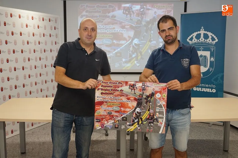 José Luis Sánchez Yuste, presidente del club La Covatilla, y Carlos Arasa, concejal de Deportes