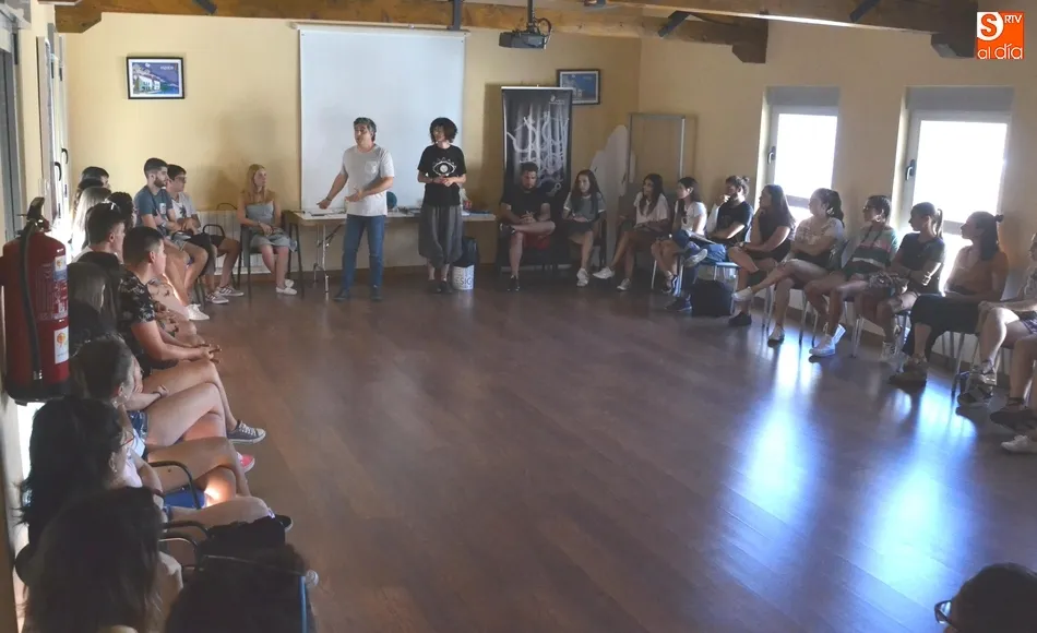 Foto 2 - En marcha la formaci&oacute;n de los j&oacute;venes que ejercer&aacute;n como monitores del Divierteatro  