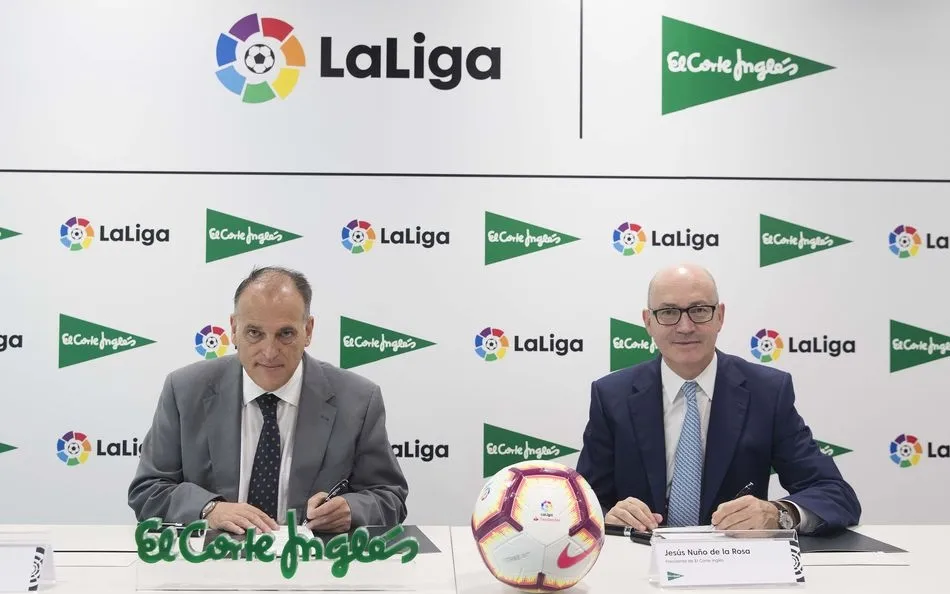 El presidente de El Corte Inglés, Jesús Nuño de la Rosa y el presidente de LaLiga, Javier Tebas firmaron la alianza.