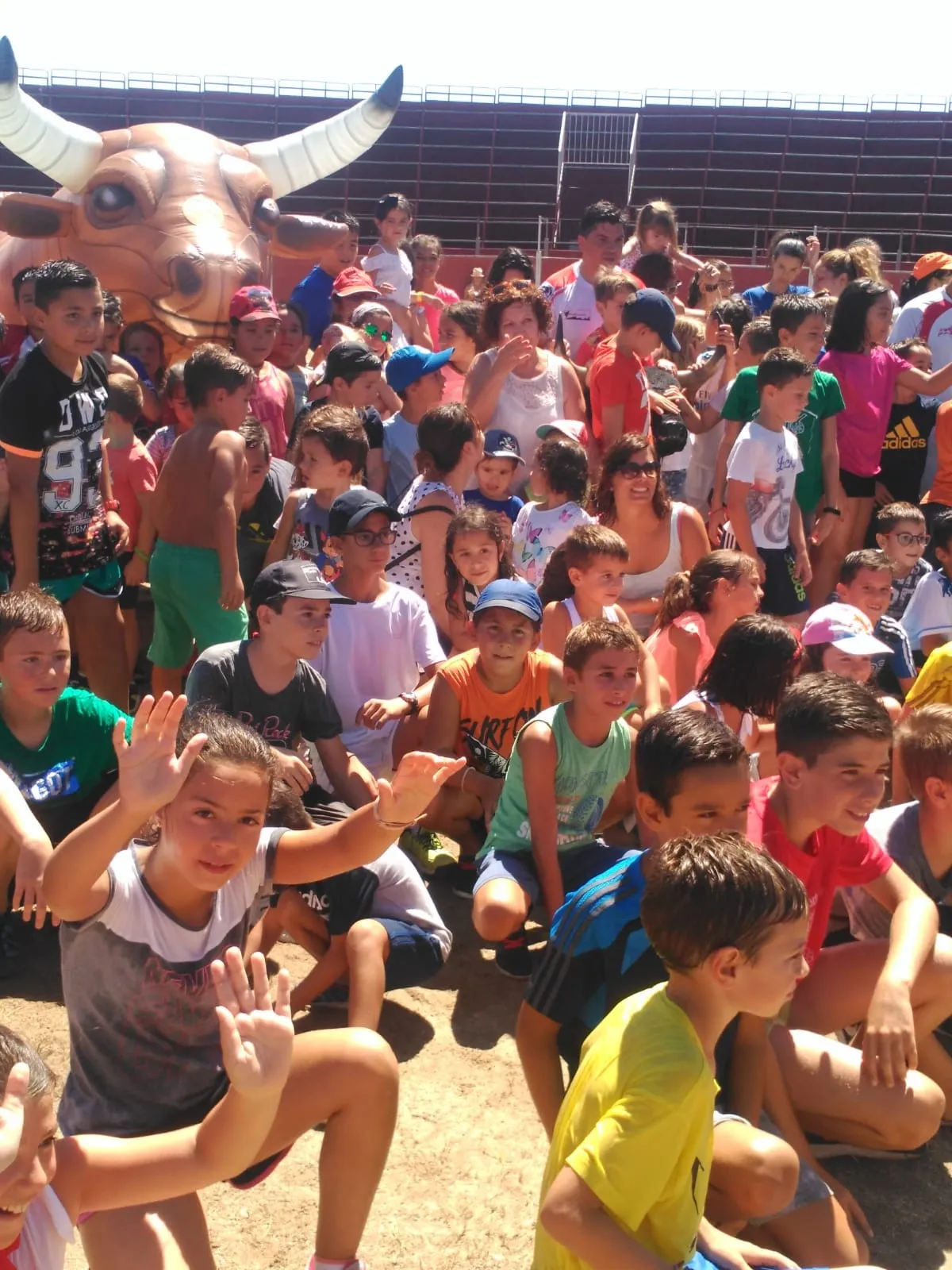 Foto 3 - Divertido encierro taurino infantil en la &uacute;ltima jornada festiva de Santa Marta