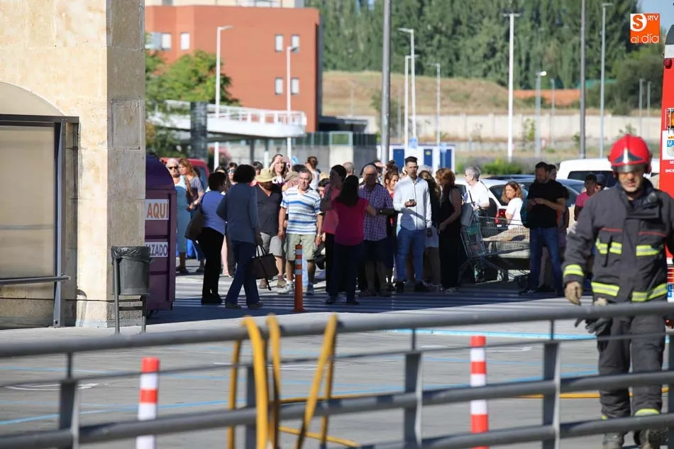 Foto 7 - El Centro Comercial El Tormes realiza con &eacute;xito un simulacro de evacuaci&oacute;n