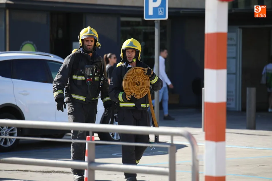Foto 6 - El Centro Comercial El Tormes realiza con &eacute;xito un simulacro de evacuaci&oacute;n