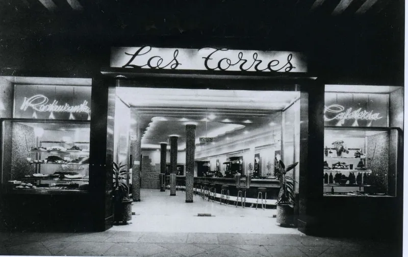 Foto 2 - Cafeter&iacute;a Las Torres, historia viva de la Plaza