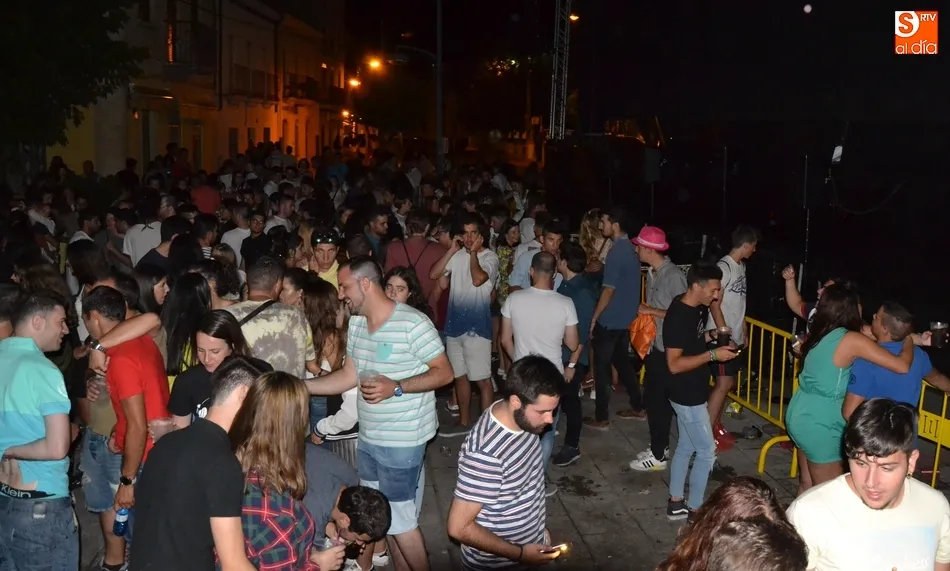 Foto 8 - SMS le pone la guinda al Martes Chico con un renovado show que congreg&oacute; a varios miles de personas ...