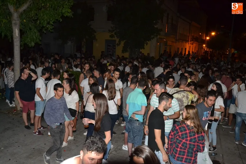 Foto 7 - SMS le pone la guinda al Martes Chico con un renovado show que congreg&oacute; a varios miles de personas ...