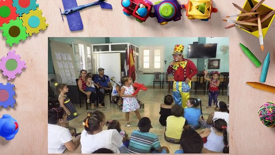 Pequeños y mayores disfrutaron con las canciones y juegos del payaso ‘Reynolin’ / Fotos: Club Villarino de la Habana