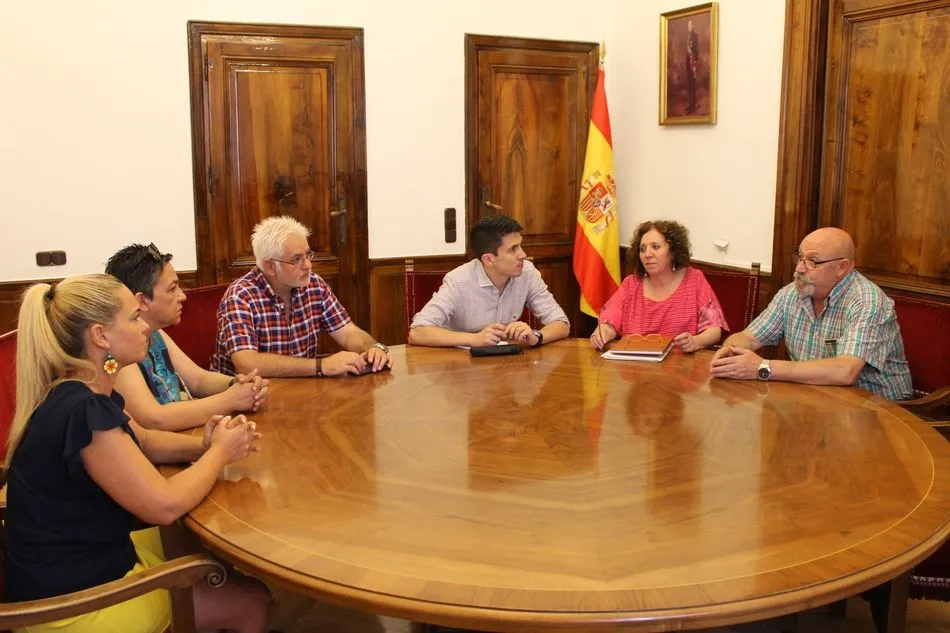 Foto 2 - CCOO cree un acierto elegir como subdelegada del Gobierno &ldquo;a una mujer comprometida con el tejido ...