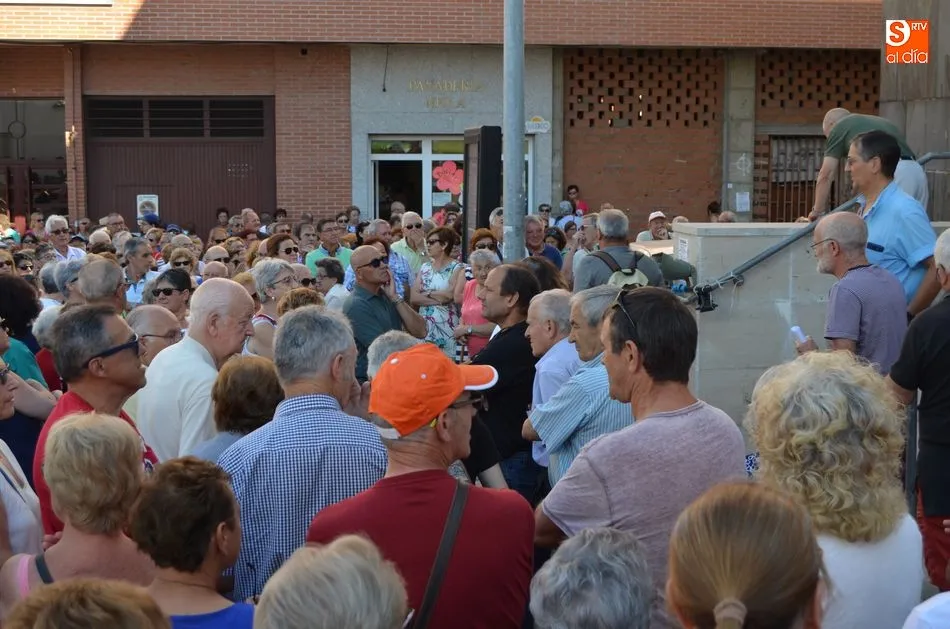 Foto 11 - La ciudadan&iacute;a y las instituciones responden positivamente al llamamiento por una sanidad digna en...