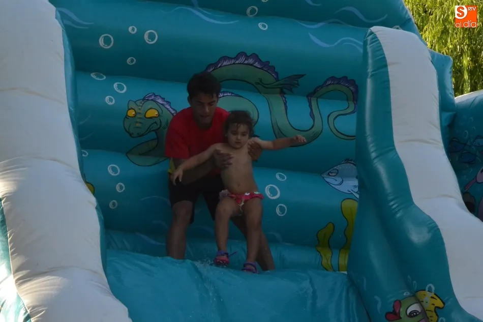 Foto 9 - Los ni&ntilde;os se convierten por un d&iacute;a en los reyes absolutos del verano mirobrigense  
