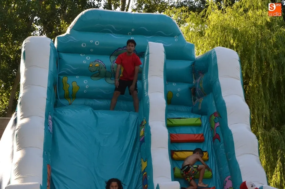 Foto 11 - Los ni&ntilde;os se convierten por un d&iacute;a en los reyes absolutos del verano mirobrigense  