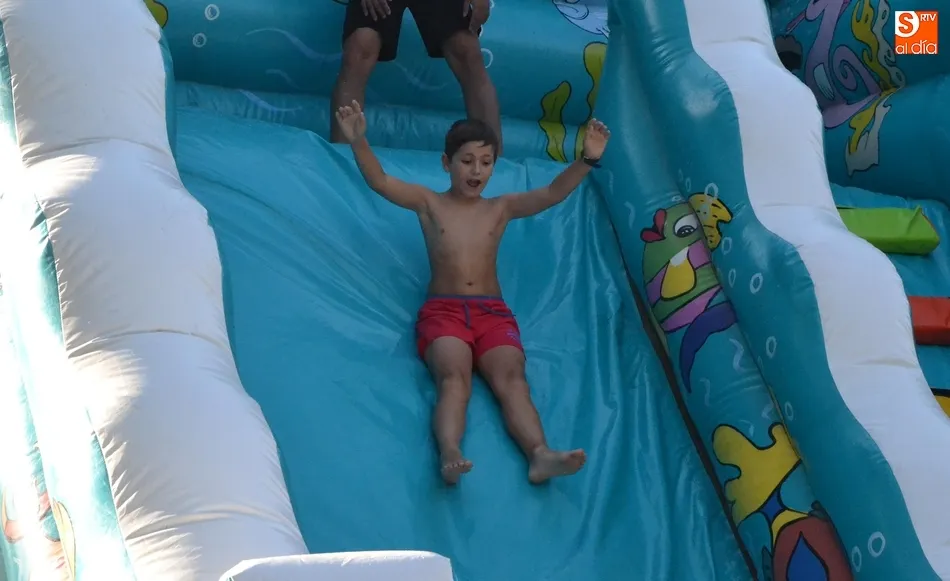 Foto 7 - Los ni&ntilde;os se convierten por un d&iacute;a en los reyes absolutos del verano mirobrigense  