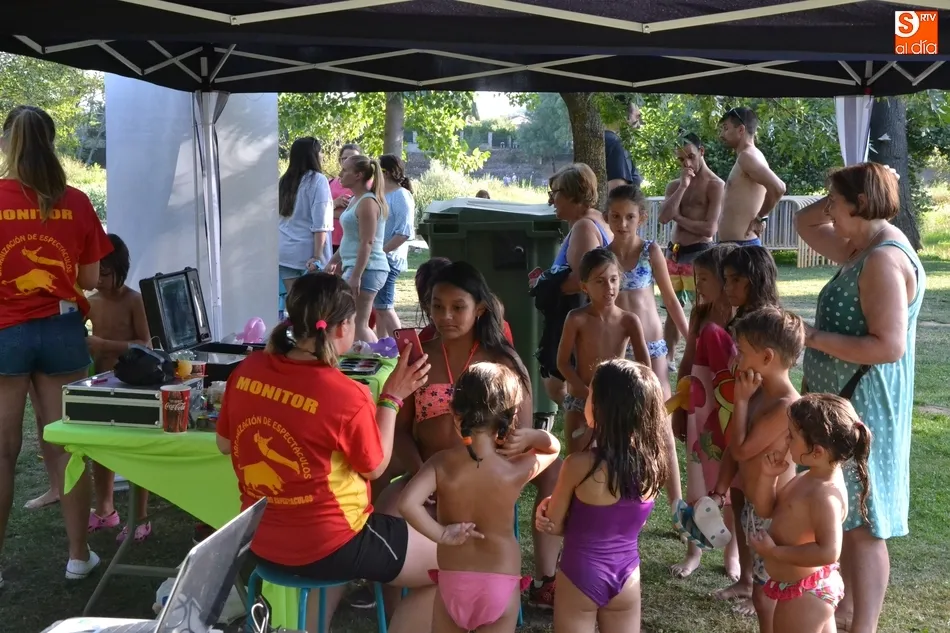 Foto 4 - Los ni&ntilde;os se convierten por un d&iacute;a en los reyes absolutos del verano mirobrigense  