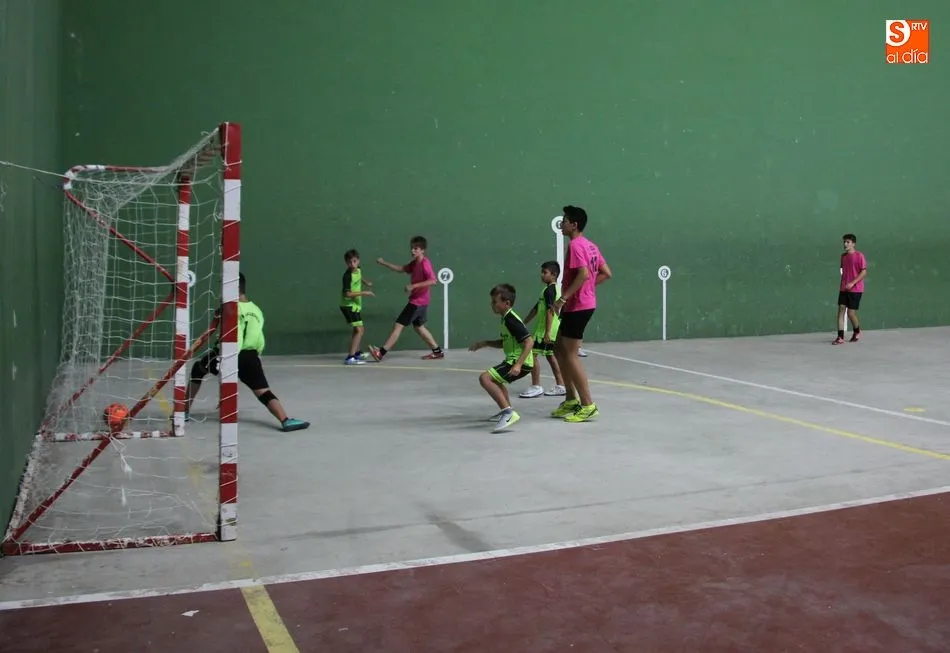 Foto 4 - Arranca el tradicional &lsquo;Campeonato de futbito&rsquo; de Vitigudino  