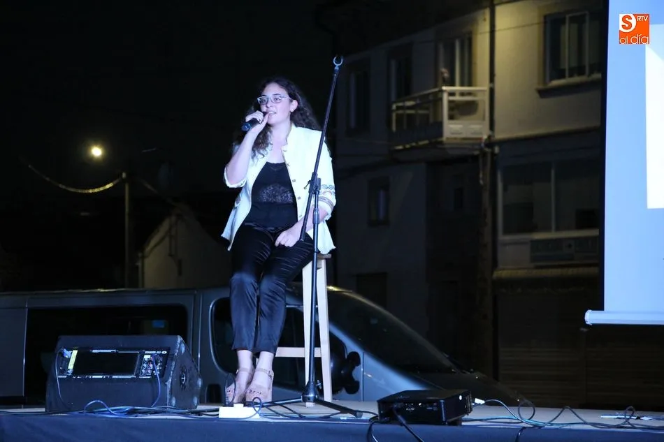 Foto 6 - Paz Alonso Serrano, una nueva artista nace en Vitigudino  