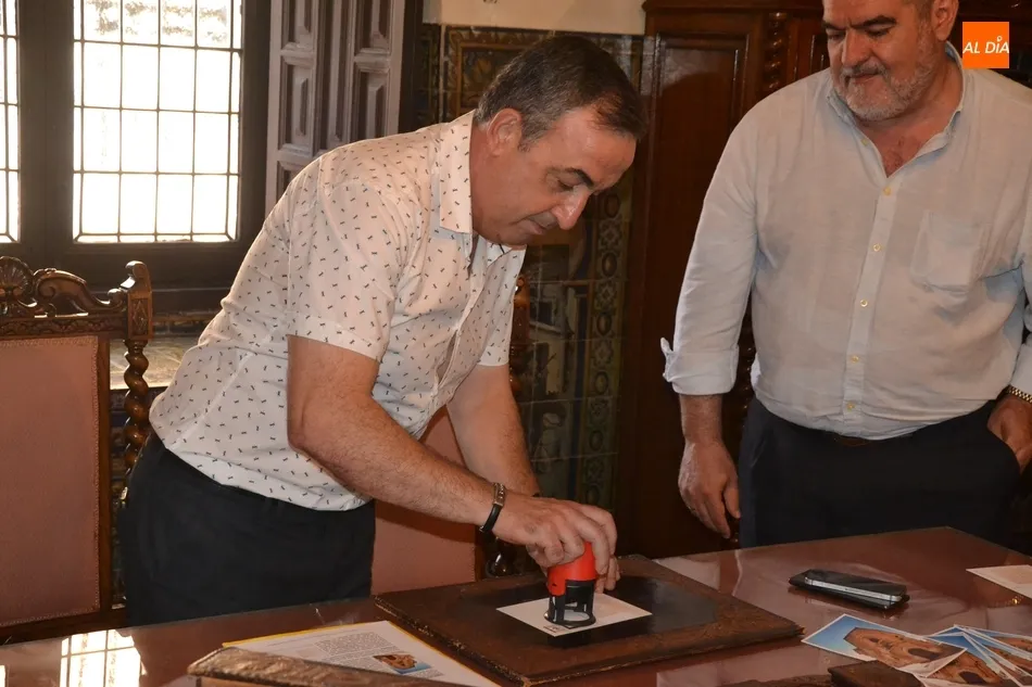 Foto 5 - Correos estrena un matasellos y una tarjeta postal prefranqueada de Ciudad Rodrigo  