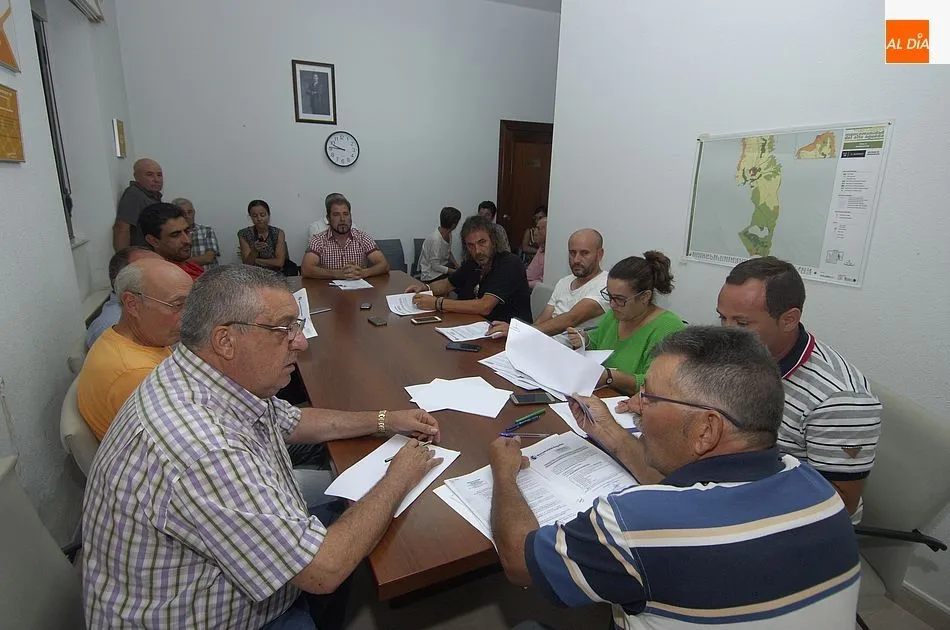 Un momento del pleno de la mancomunidad celebrado en Martiago/Foto: Adrián Martín