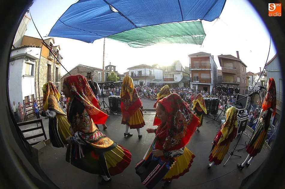 Foto 8 - El concurrido Festival de &lsquo;La Sart&eacute;n Charra&rsquo; abre los d&iacute;as de fiesta en El Payo  