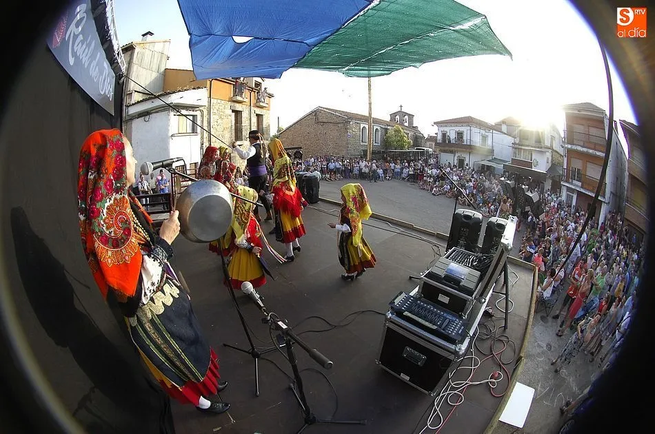 Foto 10 - El concurrido Festival de &lsquo;La Sart&eacute;n Charra&rsquo; abre los d&iacute;as de fiesta en El Payo  