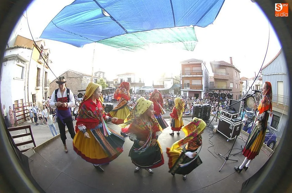 Foto 7 - El concurrido Festival de &lsquo;La Sart&eacute;n Charra&rsquo; abre los d&iacute;as de fiesta en El Payo  