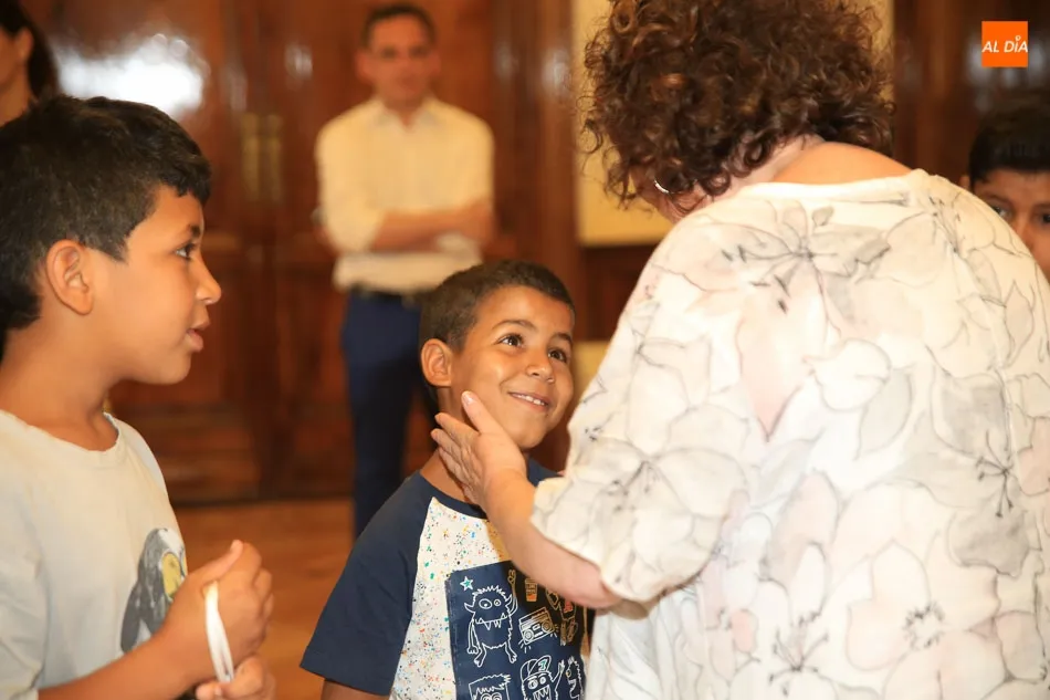 Foto 4 - La subdelegada del Gobierno recibe a los ni&ntilde;os saharauis de &lsquo;Vacaciones en Paz&rsquo;