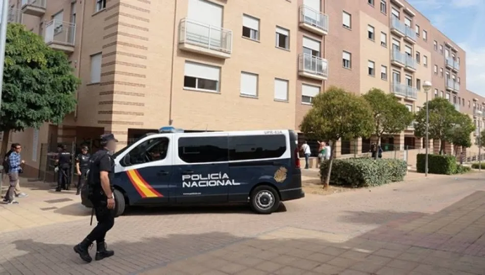 La Policía detiene a un varón de 67 años buscado por la Interpol por tráfico de personas y...