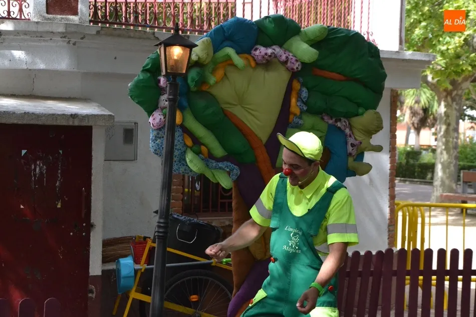 Foto 11 - Claudio Cleaner Clown llena de carcajadas infantiles el Parque de La Glorieta  