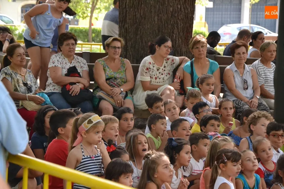 Foto 5 - Claudio Cleaner Clown llena de carcajadas infantiles el Parque de La Glorieta  
