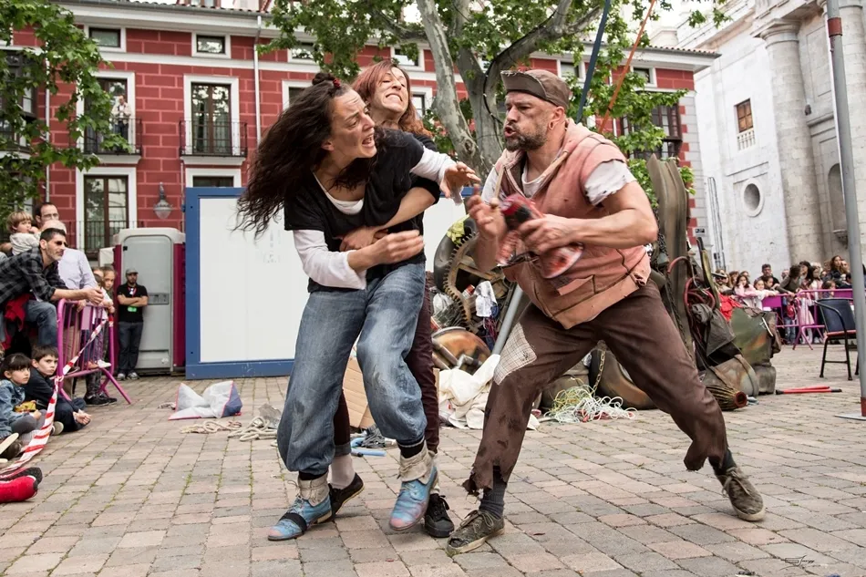 Imaginart, Kamaru, The Freak Cabaret Circus y Jean Phlilippe Kikolas, debutantes regionales en la...