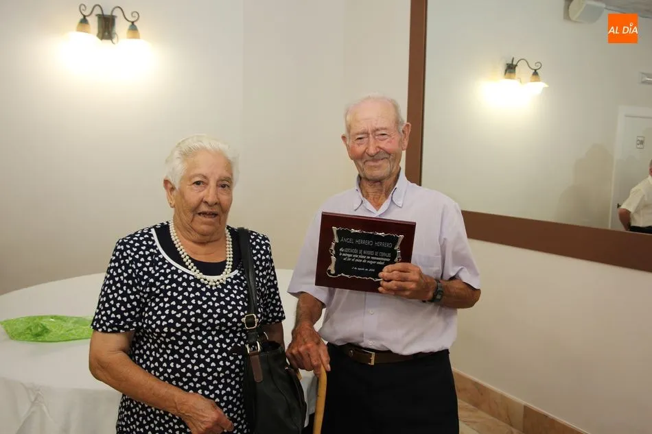 Foto 10 - La Asociaci&oacute;n de Mayores celebra su fiesta anual con una comida en el Restaurante El Quijote  