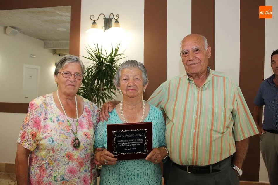 Foto 8 - La Asociaci&oacute;n de Mayores celebra su fiesta anual con una comida en el Restaurante El Quijote  