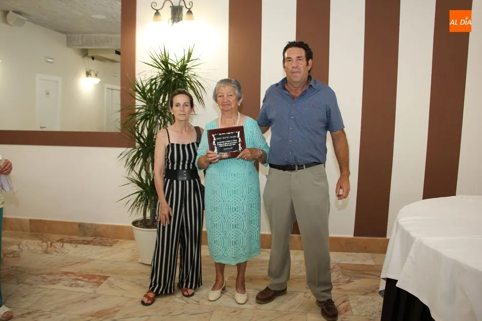 Foto 4 - La Asociaci&oacute;n de Mayores celebra su fiesta anual con una comida en el Restaurante El Quijote  