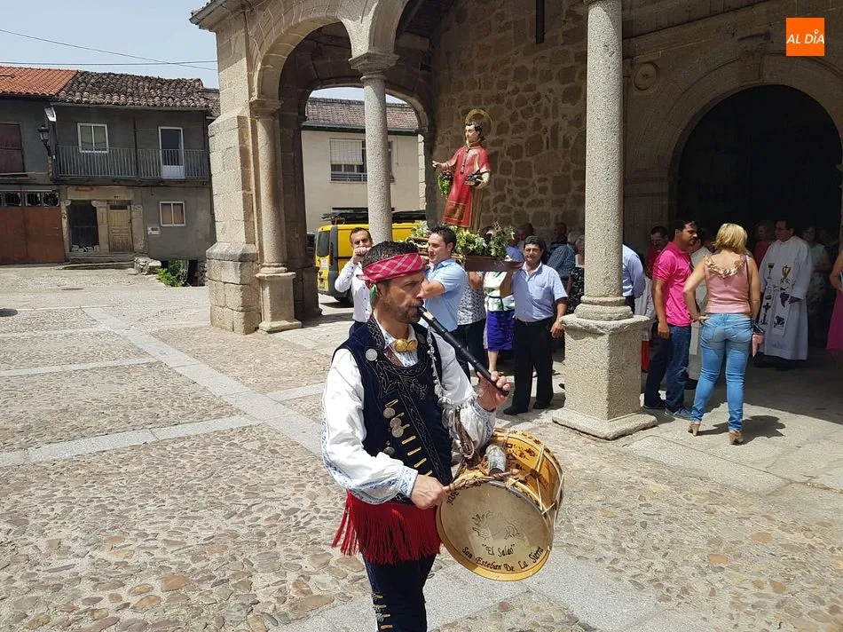 Foto 8 - San Esteban inicia el mes con su fiesta chica, certamen de pintura y flamenco