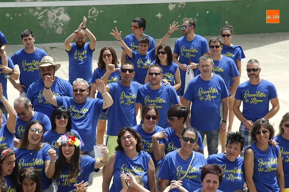 Foto 11 - Los j&oacute;venes lideran el arranque festivo en Serradilla del Llano  