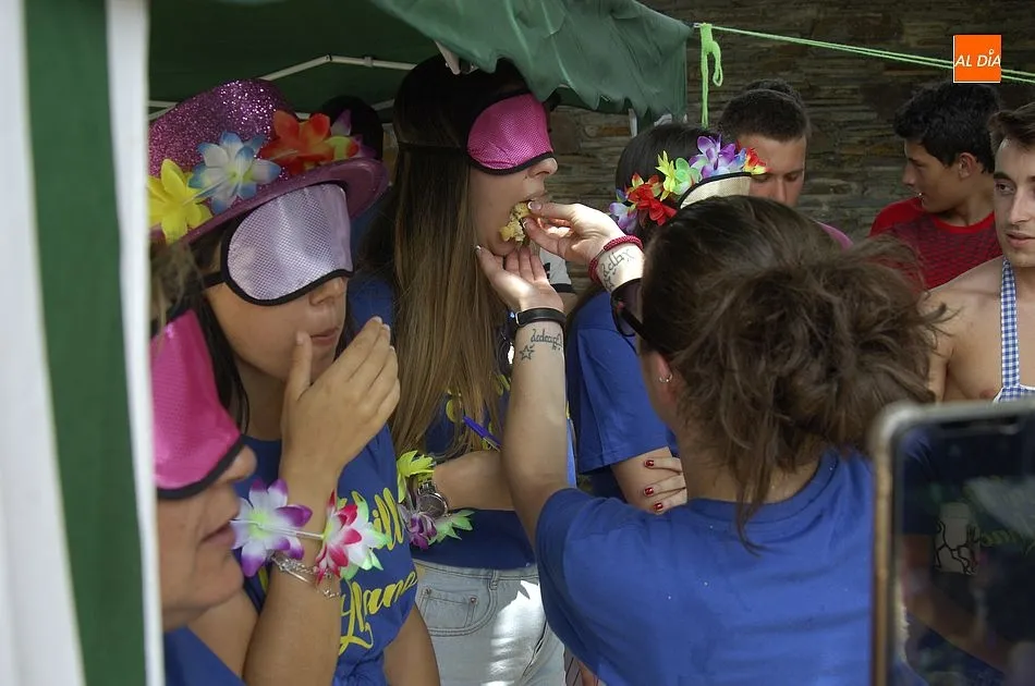 Foto 4 - Los j&oacute;venes lideran el arranque festivo en Serradilla del Llano  