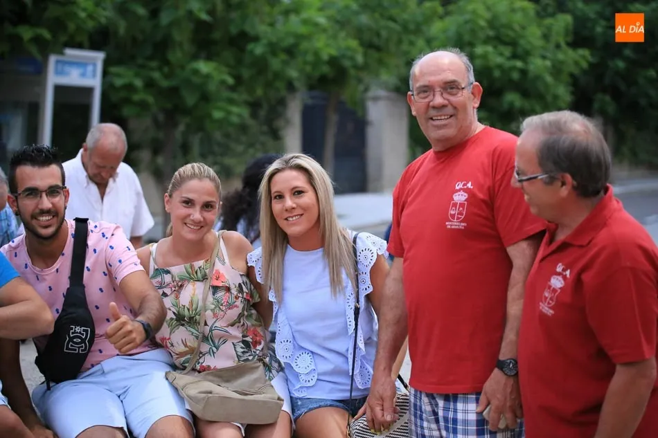 Foto 8 - Monterrubio de La Armu&ntilde;a estalla en fiestas con el preg&oacute;n y el bocadillo para todos los vecinos