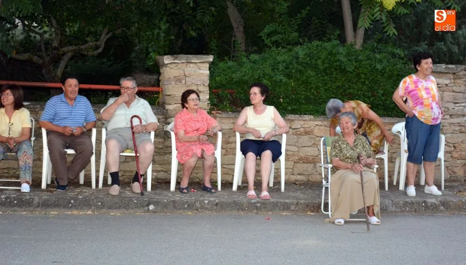 Foto 6 - Diversi&oacute;n y mucho humor en el desfile de carrozas y disfraces de Cerralbo